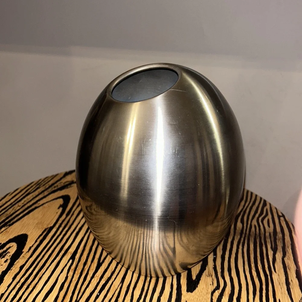 STUNNING STAINLESS STEEL VASE Modern and contemporary, asymmetrical offset